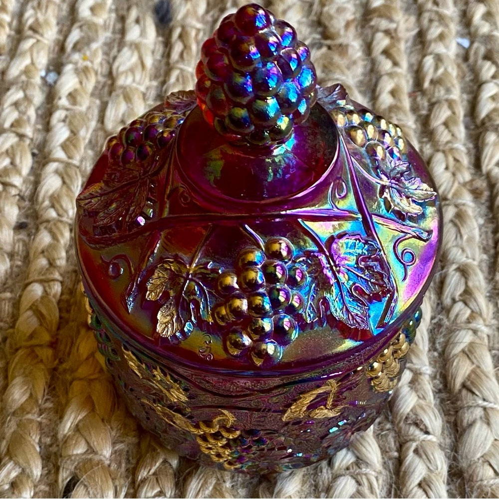FENTON ART GLASS LTD EDITION PRESIDENT’S COLLECTION COVERED BOX W/ GRAPE… - Picture 3 of 16